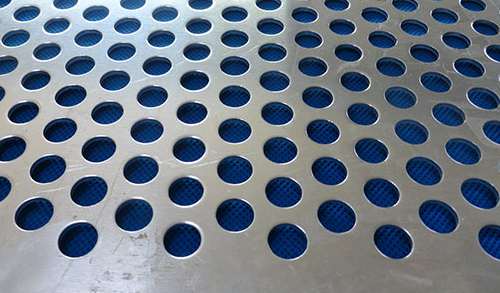 圓孔沖孔網(wang)的度如何保證(zheng)