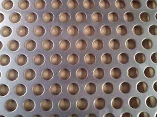 電鍍鋅(xin)沖孔網的(de)相關知識(shi)