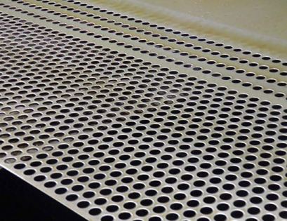 沖孔網(wang)在柴油(you)機散熱(rè)器上的(de)應用