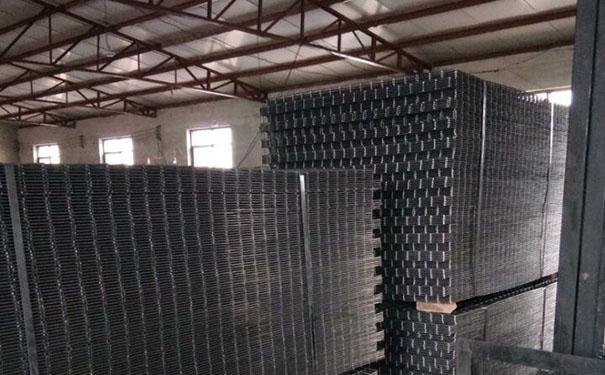 鍍(du)鋅絲網廠家(jia)直銷