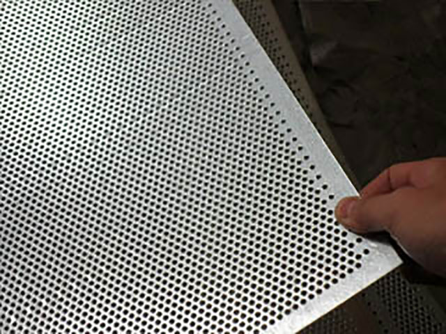 不鏽鋼(gāng)沖孔網(wang)生産