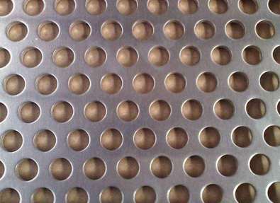 沖孔網在加工時(shi)爲什麽要塗切割(ge)液