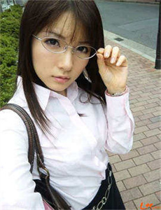 美女淋浴